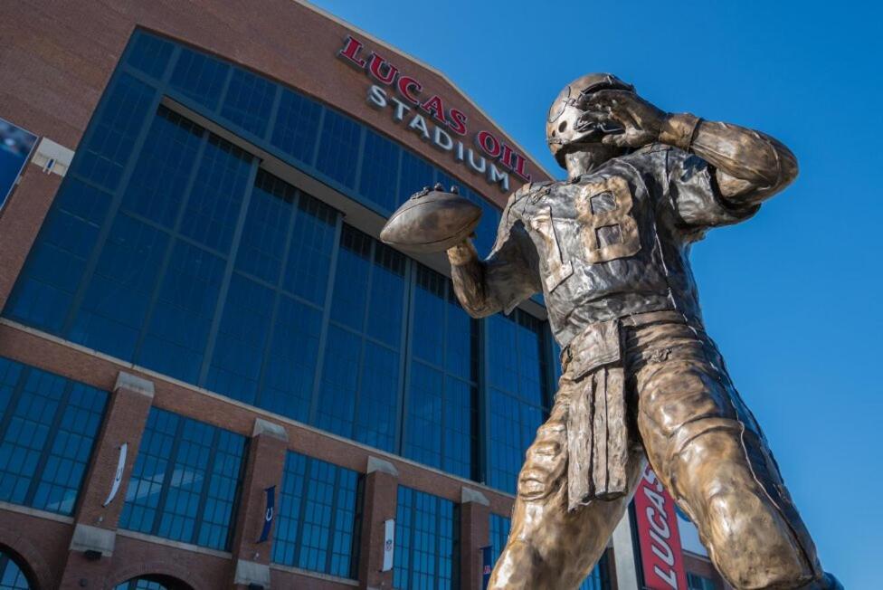 Free Parking! Downtown King Suite Lucas Oil- Conv Center Skywalk#1 Indianapolis Dış mekan fotoğraf