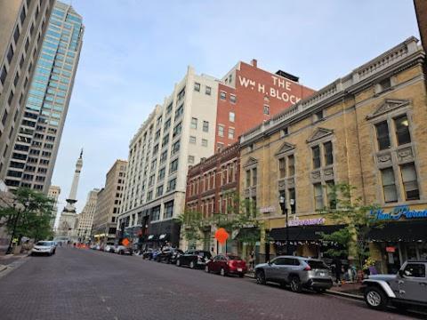 Free Parking! Downtown King Suite Lucas Oil- Conv Center Skywalk#1 Indianapolis Dış mekan fotoğraf