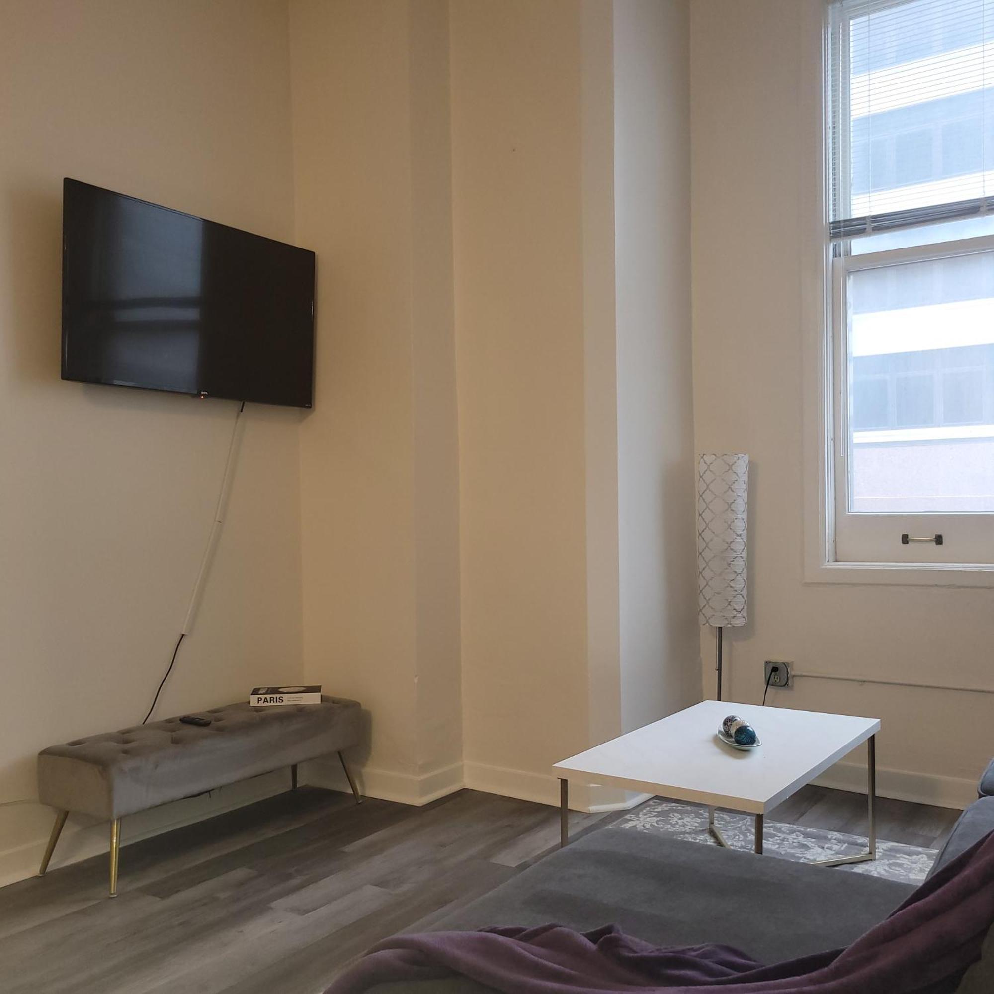 Free Parking! Downtown King Suite Lucas Oil- Conv Center Skywalk#1 Indianapolis Dış mekan fotoğraf
